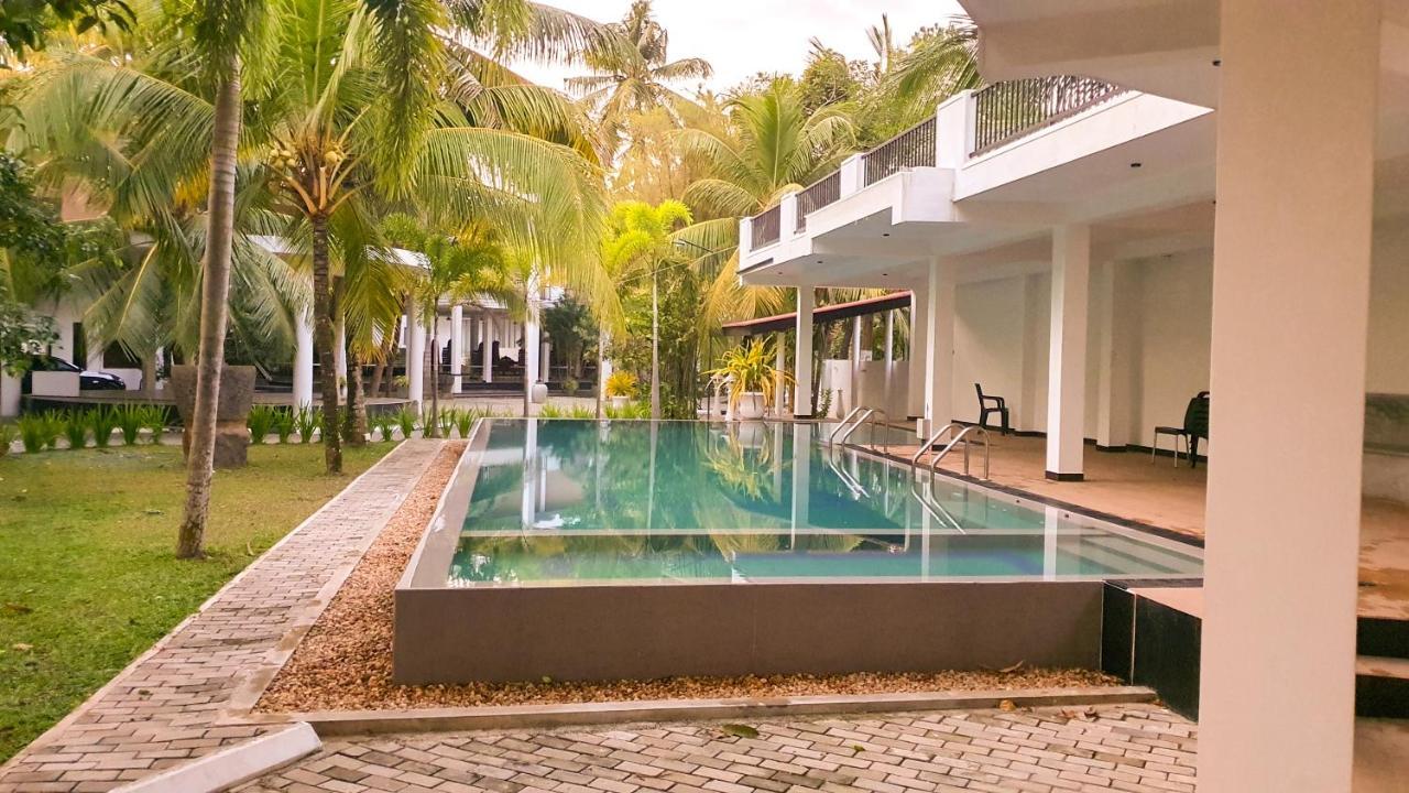 Tamarind Moon Hostel Dikwella Ngoại thất bức ảnh