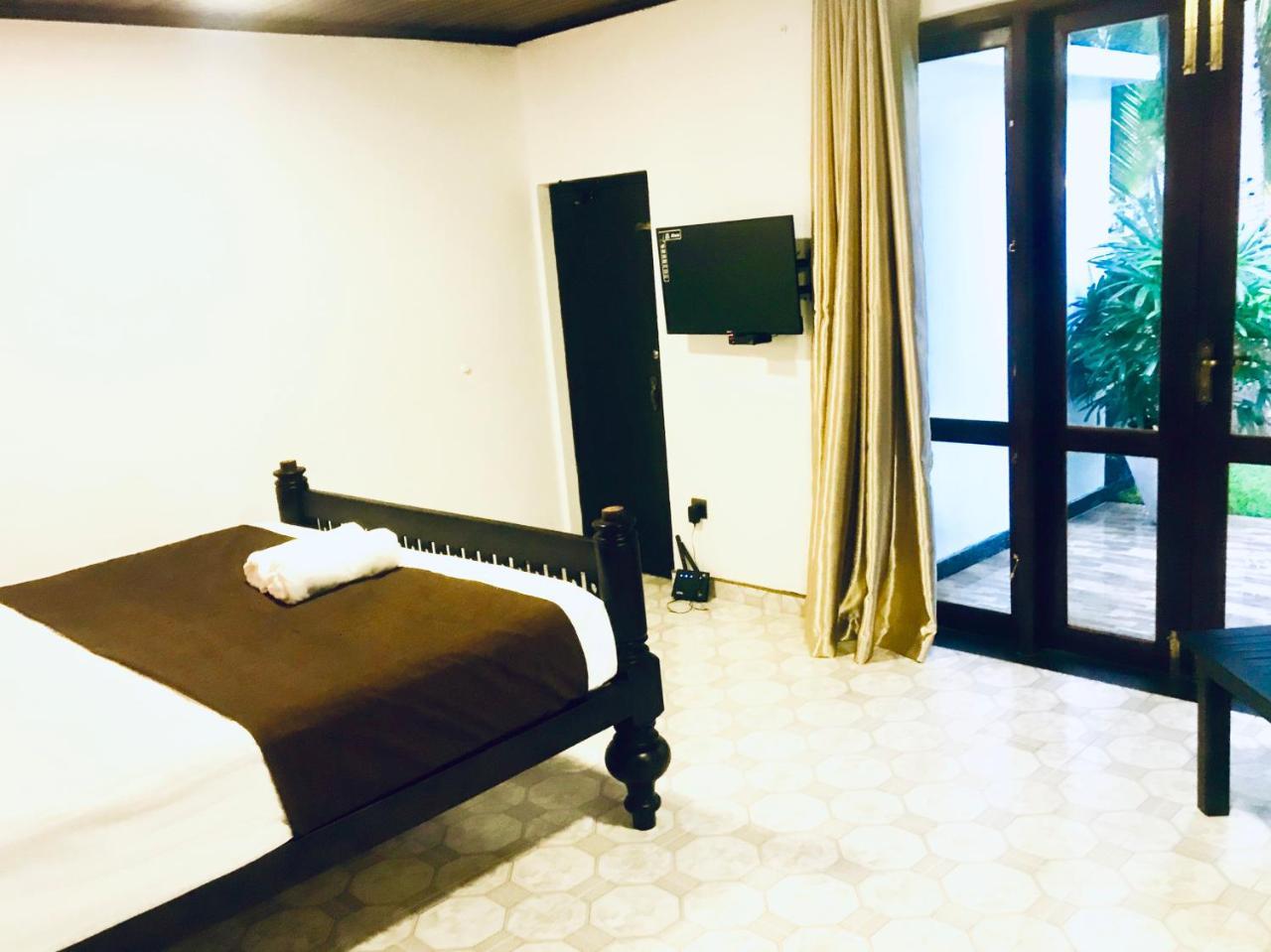 Tamarind Moon Hostel Dikwella Ngoại thất bức ảnh