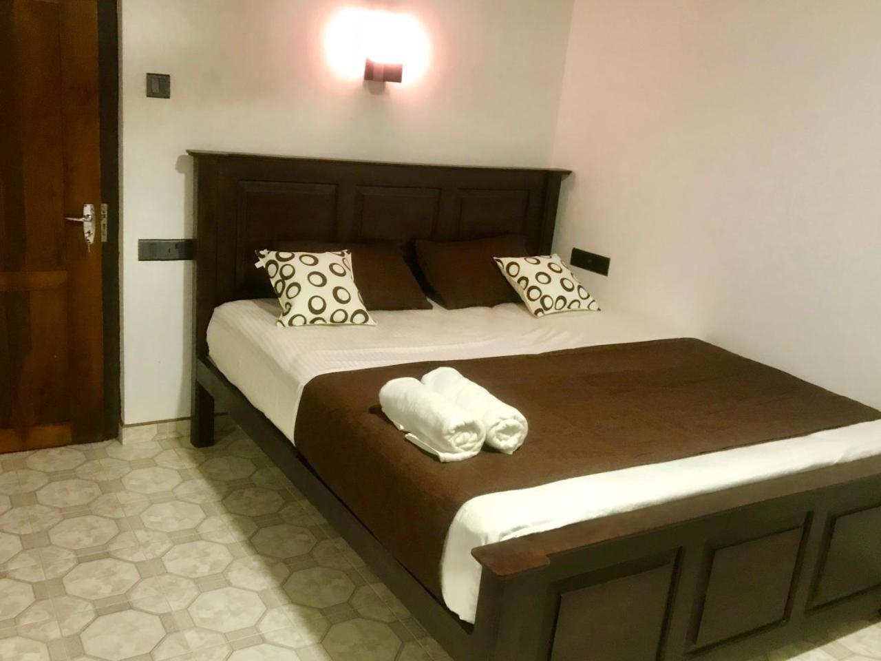 Tamarind Moon Hostel Dikwella Ngoại thất bức ảnh