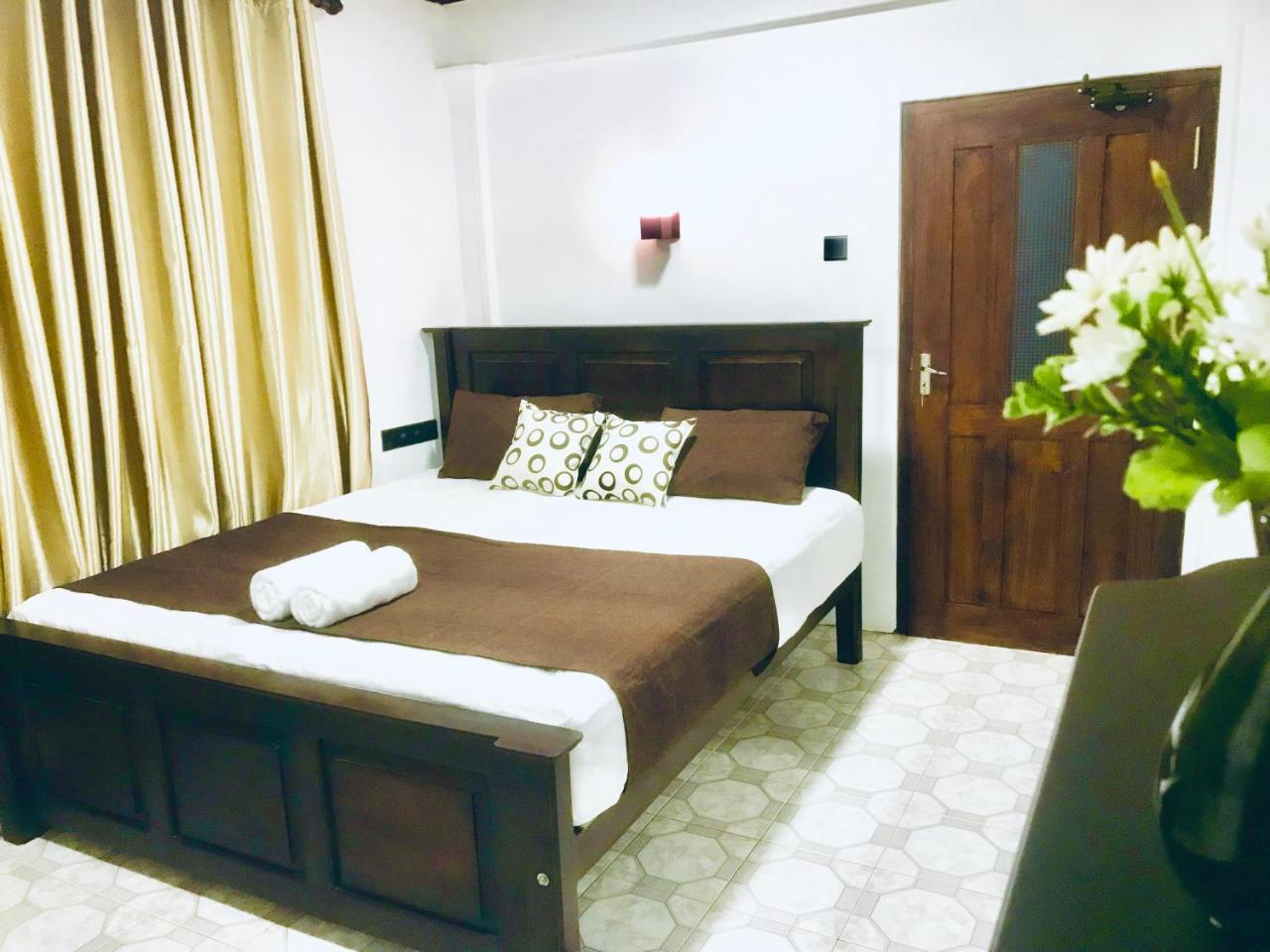 Tamarind Moon Hostel Dikwella Ngoại thất bức ảnh