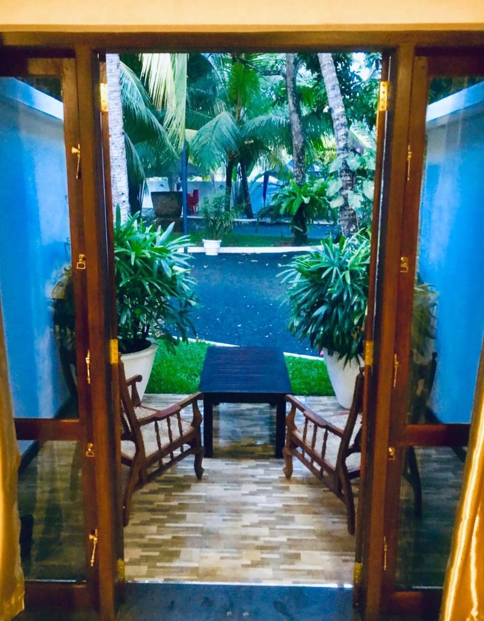Tamarind Moon Hostel Dikwella Ngoại thất bức ảnh