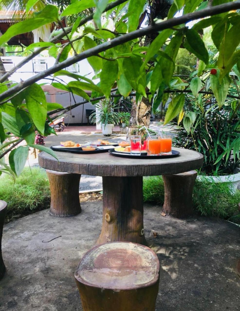 Tamarind Moon Hostel Dikwella Ngoại thất bức ảnh