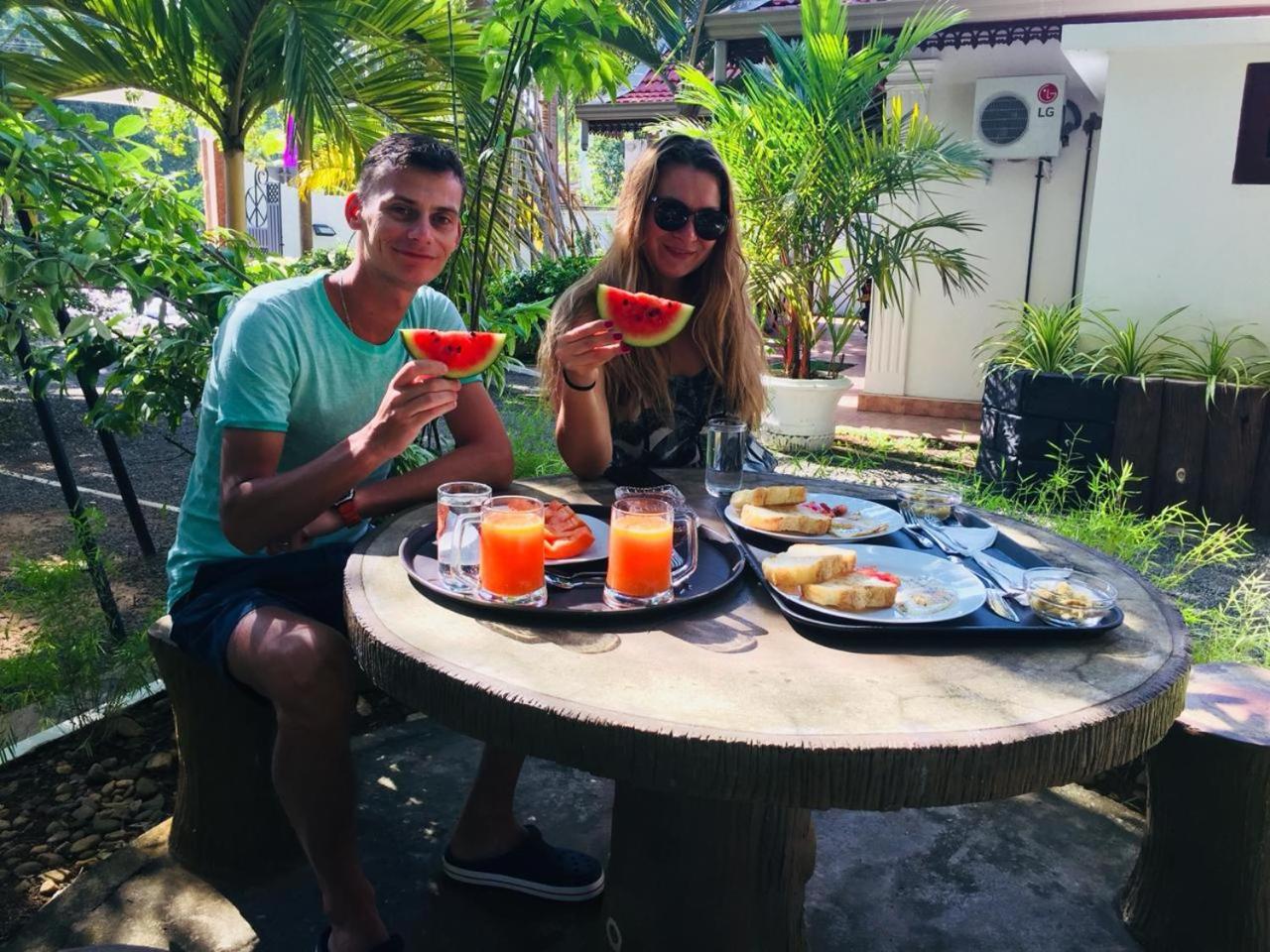 Tamarind Moon Hostel Dikwella Ngoại thất bức ảnh